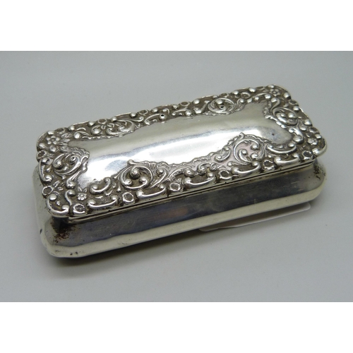 852 - A late Victorian silver snuff box, Birmingham 1900, 54g, 8.5cm wide