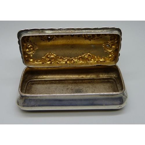 852 - A late Victorian silver snuff box, Birmingham 1900, 54g, 8.5cm wide