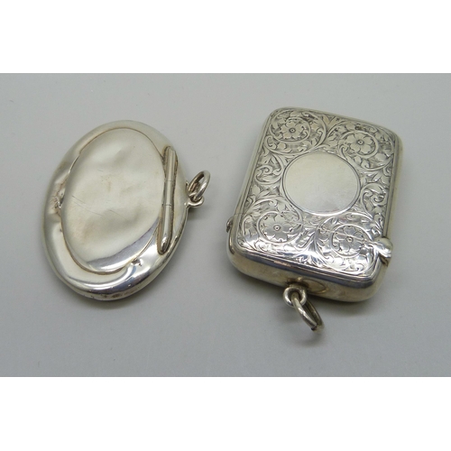 858 - A silver vesta case and a silver compact, 54g, compact a/f