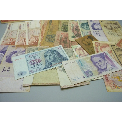 863 - Appoximately 50 foreign bank notes