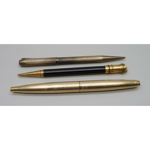 878 - A rolled gold Parker fountain pen, a Parker gold filled pencil, a silver Yard-O-Led pencil and a sma... 