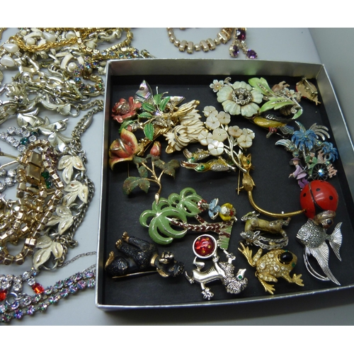 885 - A collection of animal brooches and other paste set jewellery