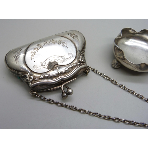 886 - A pair of silver salts, Birmingham 1891, 34g, and a plated purse