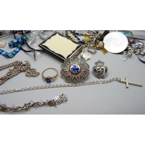 922 - A collection of costume jewellery including some silver