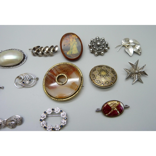 941 - Sixteen brooches, three silver including one Scandinavian .835 silver, and one regimental badge