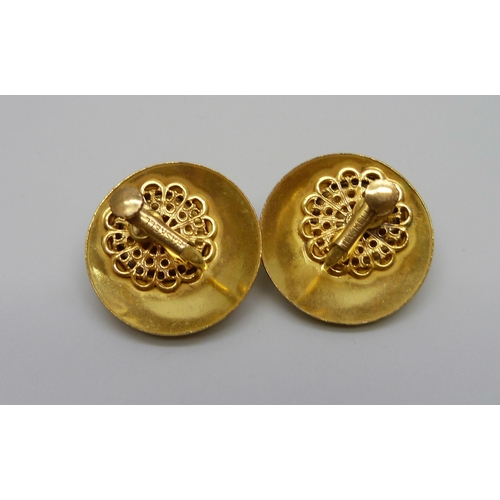 951 - A pair of Miriam Haskell earrings with screw backs, 29mm