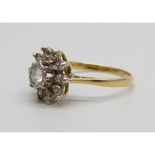 971 - An 18ct gold diamond cluster ring, 2.9g, N