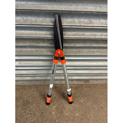 2151 - A set of Bahco telescopic shears and a set of Bahco lawn edging shears