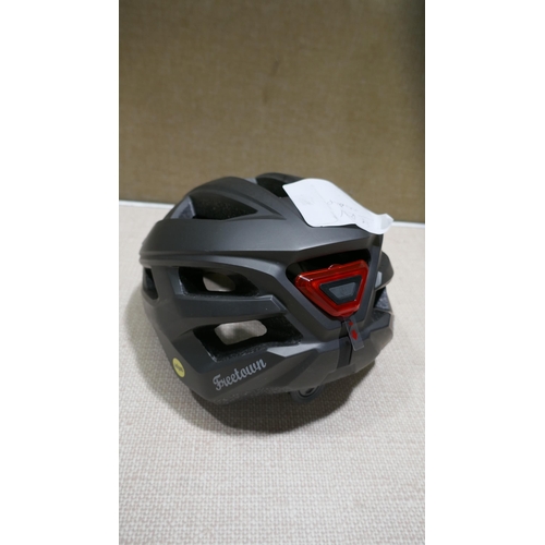 6243 - Freetown Adult Helmet, Kambukka Travel Mug And Reduce Flasks    (330-94,95,96) *This lot is subject ... 