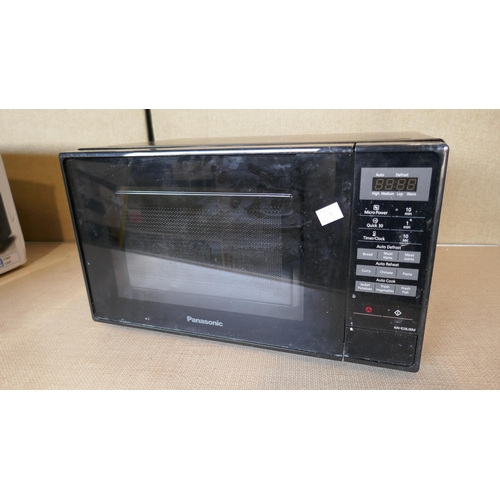 6024 - Panasonic Solo Black Microwave (330-12) *This lot is subject to VAT