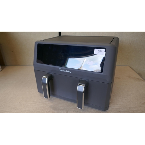 6051 - Sur Table Air Fryer 2 In 1  (330-173) *This lot is subject to VAT