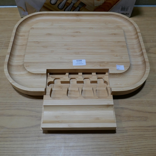 6189 - Bamboo Cheese Board - No Tools (323-363/920) *This lot is subject to VAT