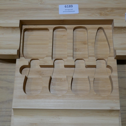 6189 - Bamboo Cheese Board - No Tools (323-363/920) *This lot is subject to VAT