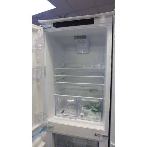 4005 - Zanussi 50/50 fridge freezer  (454-227)   *  This lot is subject to vat