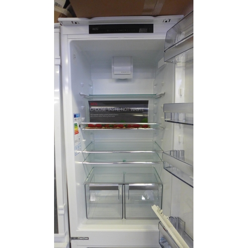 4071 - AEG 70/30 Fridge Freezer (Frost Free) H1772xW540xD549  - model no. SCE8181VTS, Original RRP £587.50 ... 