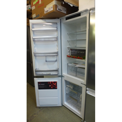 4072 - AEG 70/30 Fridge Freezer (Frost Free)  H1772xW540xD549  - model no. SCE8181VTS, Original RRP £587.50... 