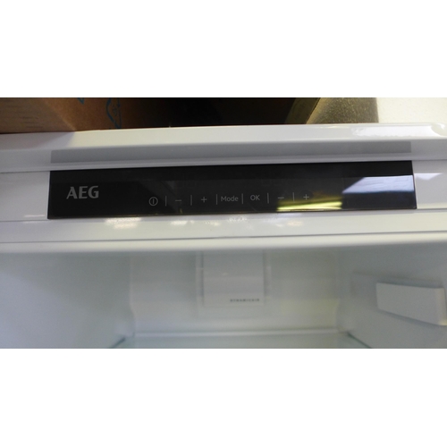 4072 - AEG 70/30 Fridge Freezer (Frost Free)  H1772xW540xD549  - model no. SCE8181VTS, Original RRP £587.50... 