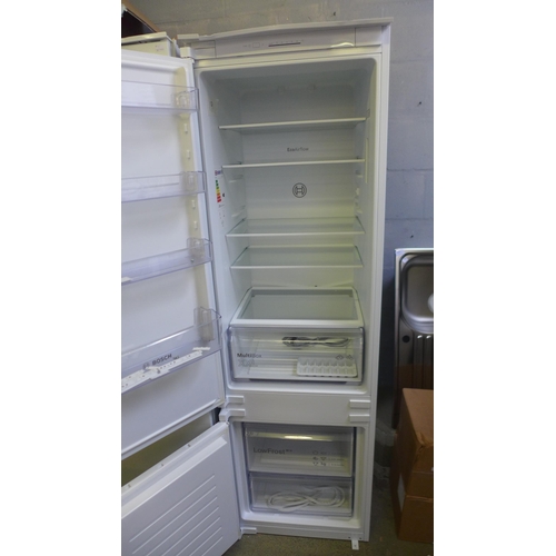 4073 - Bosch Integrated 70/30 Fridge Freezer H1772xW541xD548  - model no. KIV87NSF0G, Original RRP £587.50 ... 