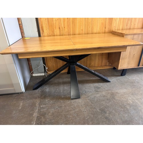 1399 - A Hanoi extending dining table