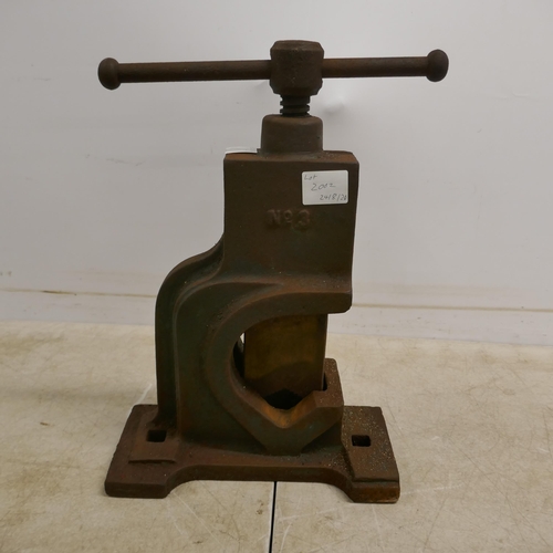 2002 - A large no. 3 pipe vice