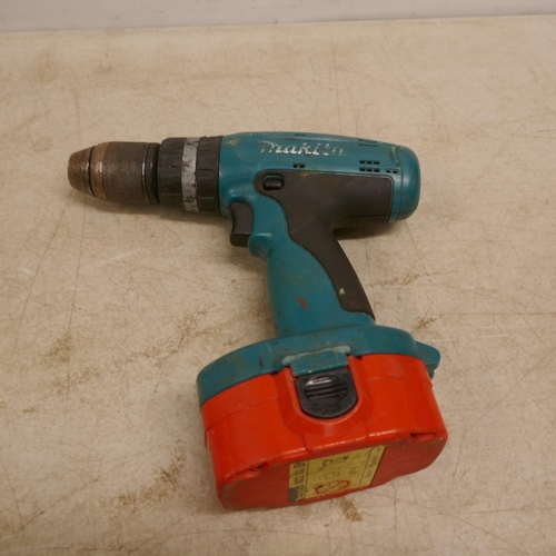 2003 - A quantity of Makita equipment including a Makita 8390D cordless drill, a Makita 69351E cordless imp... 