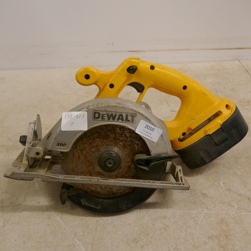 2010 - A quantity of DeWalt equipment including a DeWalt cordless drill, an 18v DeWalt battery, an 18v DeWa... 