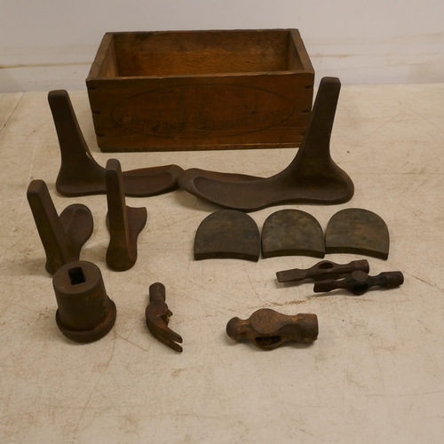 2033 - A box of various hammers and screwdrivers and various sized cobblers lasts