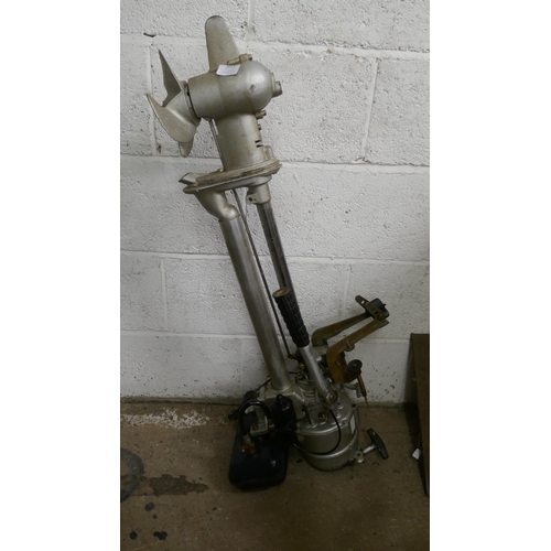 2052 - A Seagull 40 Plus EFPC 2-3hp outboard engine - standard shaft