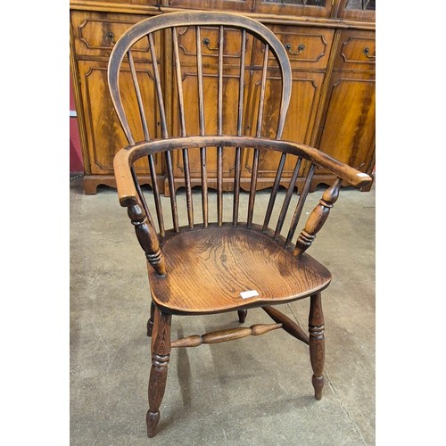 112 - A 19th Century elm and beech Windsor chair