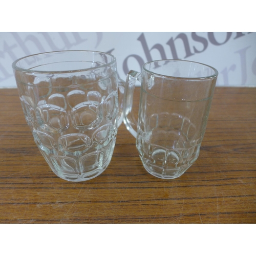 2239 - A large quantity of assorted half pint and pint glass beer mugs