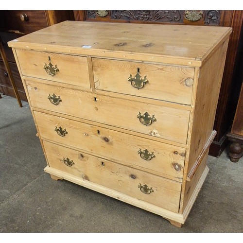 133 - A Victorian pine chest of drawers