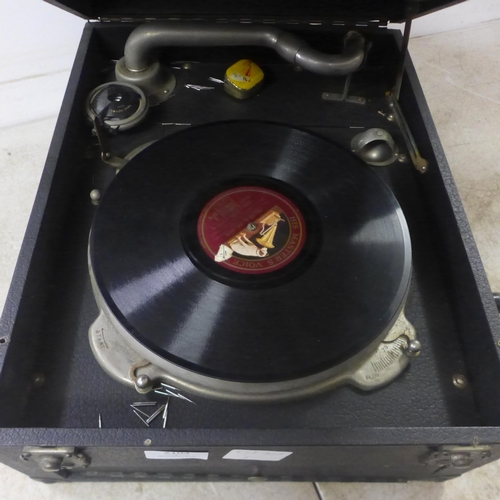 2103 - A vintage gramophone record player