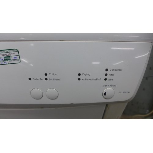 2116 - A Zanussi ZDC 37200w dual temperature 7kg dryer