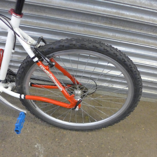 2134 - A DDG Axis X.C. aluminium framed mountain bike with RST Aerosa BAS front suspension forks, Shimano S... 