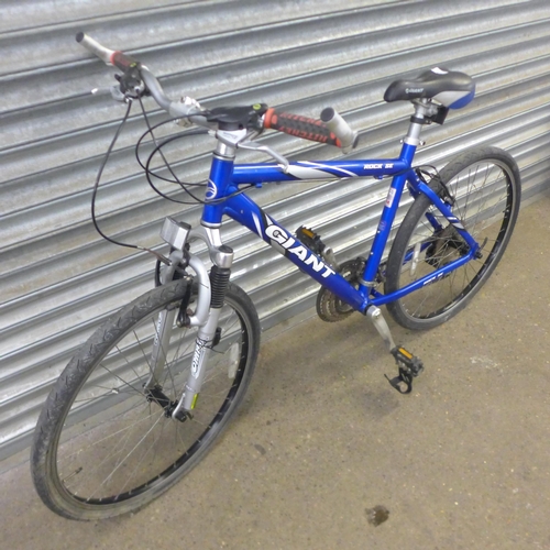 2139 - A Giant Rock SE aluminium framed, front suspension hardtail mountain bike  * Police repossession