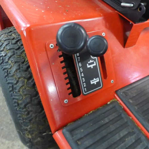 2151 - A Westwood S1600 ride on mower with automatic transmission with a Briggs and Stratton engine, twin b... 