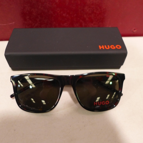 6143 - Hugo Mens Sunglasses     (332-161) *This lot is subject to vat