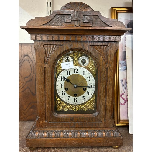 316 - An early 20th Century German Junghans oak bracket clock