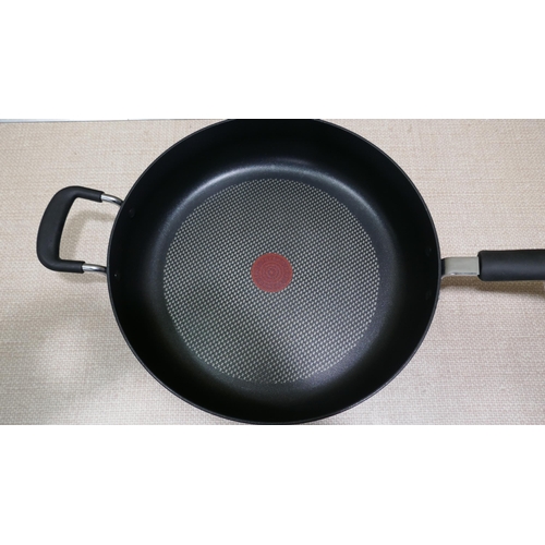 6263 - Tefal Deep Saute Pan 4.7L 30Cm (332-418) *This lot is subject to vat