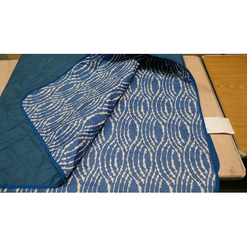 6318 - Bahama Bay Outdoor Blanket  (332-57) *This lot is subject to vat