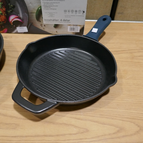 6092 - Tramontina Cast Iron Grill & Skillet (332-43) *This lot is subject to vat