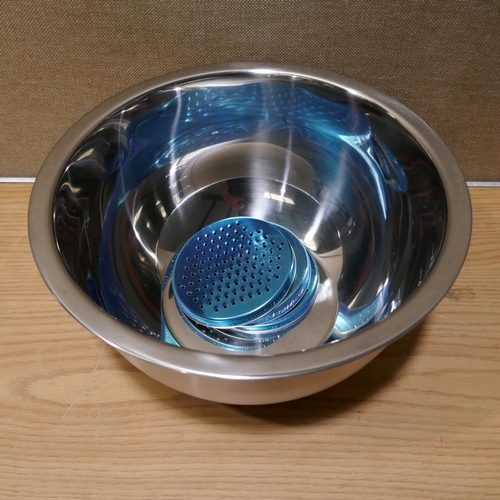 6186 - Miu Stainless Steel Mixing Bowls (332-504) *This lot is subject to vat