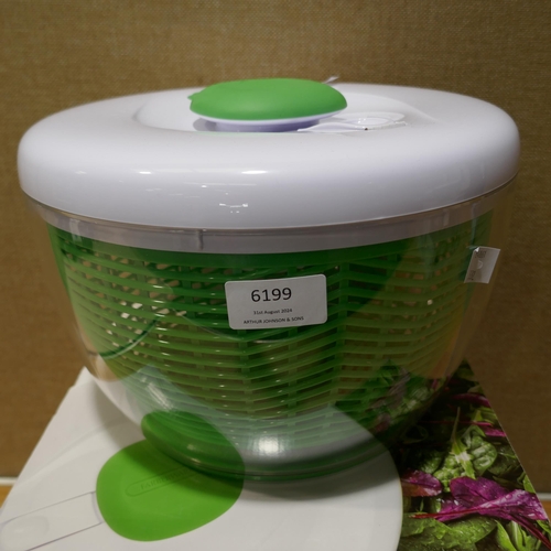 6199 - Farberware Salad Spinner Pro Pump (332-253) *This lot is subject to vat