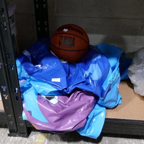 6210 - Spalding Nba Basketball, H20Go! Sprinkler Pad  (332-490,521) *This lot is subject to vat