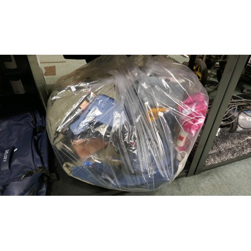 6279 - A bag of miscellaneous clothing, RRP £ 254.87 (332-546) *This lot is subject to Vat