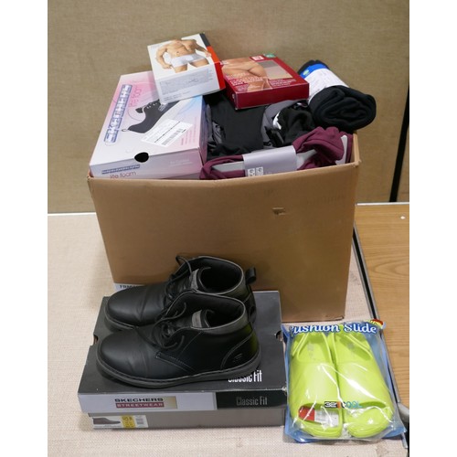 6317 - A box of miscellaneous clothing (322-550) *This lot is subject to Vat