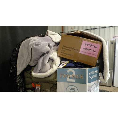 6349 - Large Pallet of Misc Clothing, RRP £ 11,091   (332-338-352) *This lot is subject to vat