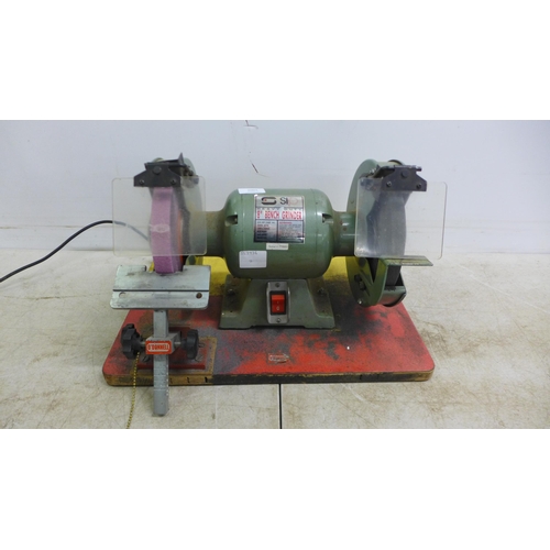 2001 - A Performance Power NLH150BG 240v 150w bench grinder and a Ryobi ECS-1214 240v corner sander with ca... 