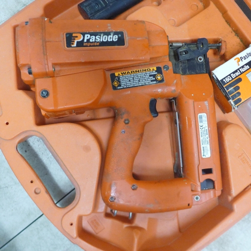 2021 - A Black and Decker KA310 240v sander, a Black and Decker BEH200 drill with drill bits and a 5 litre ... 