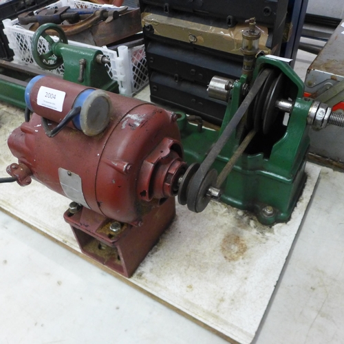 2004 - A vintage 4ft mounted wood turning lathe